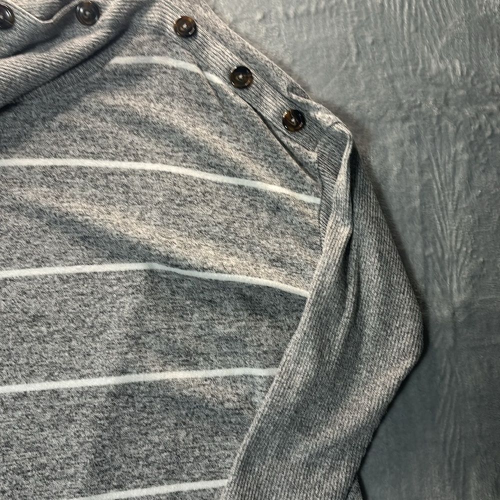 Maurice 24/7 Gray Striped Funnel Neck Button Detail Soft Size 1 - Picture 4 of 9
